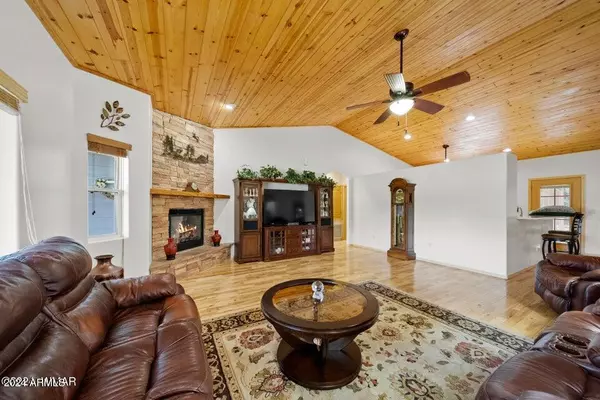 Show Low, AZ 85901,925 WILD HORSE Road