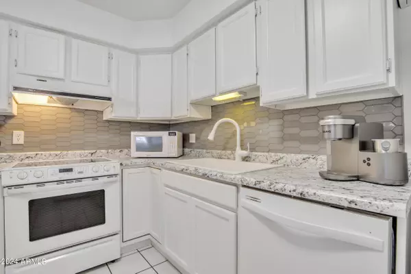 Mesa, AZ 85202,2121 S PENNINGTON Drive #46