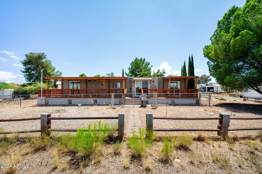 17465 E MEADOW Lane, Mayer, AZ 86333