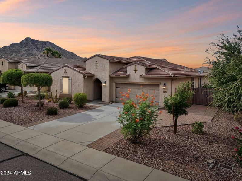 4458 W GOLDMINE MOUNTAIN Drive, San Tan Valley, AZ 85144