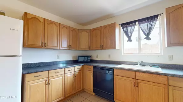 Apache Junction, AZ 85120,147 S MAIN Drive