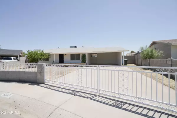 Phoenix, AZ 85033,6047 W CRITTENDEN Lane