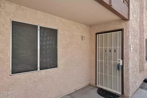 Mesa, AZ 85210,1942 S EMERSON -- #124