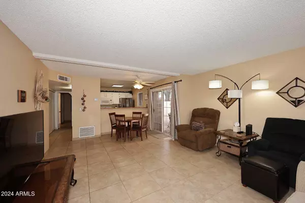 Mesa, AZ 85210,1942 S EMERSON -- #124