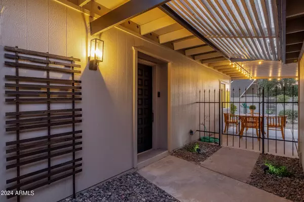 Phoenix, AZ 85028,3749 E POINSETTIA Drive