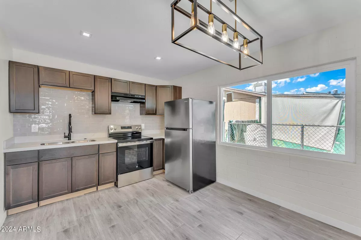 Phoenix, AZ 85041,1712 W WAYLAND Road