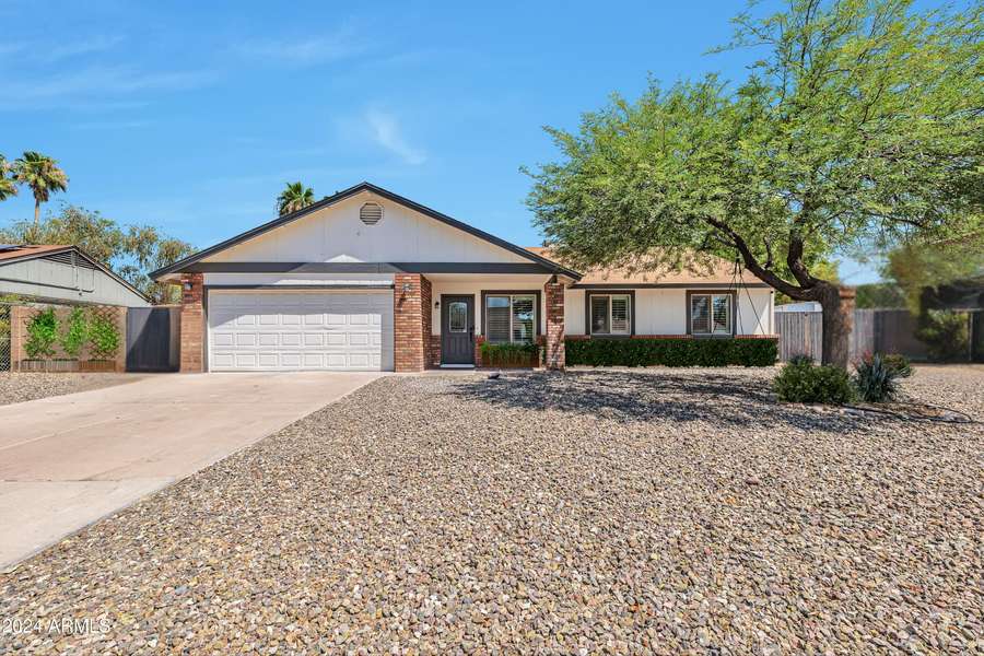 6502 E GRANDVIEW Drive, Scottsdale, AZ 85254