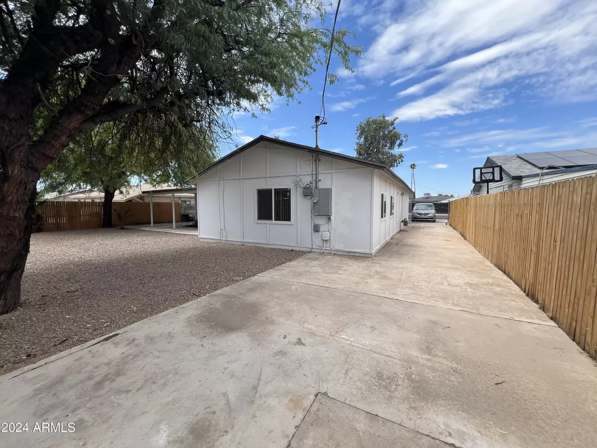 Phoenix, AZ 85019,5813 N 37TH Avenue