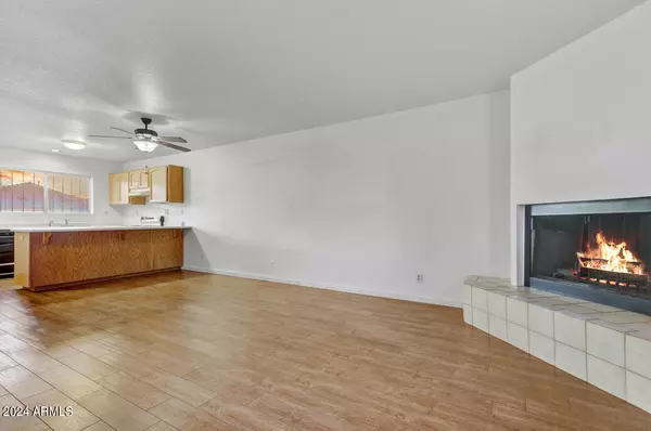 Phoenix, AZ 85020,1238 E VOGEL Avenue #2