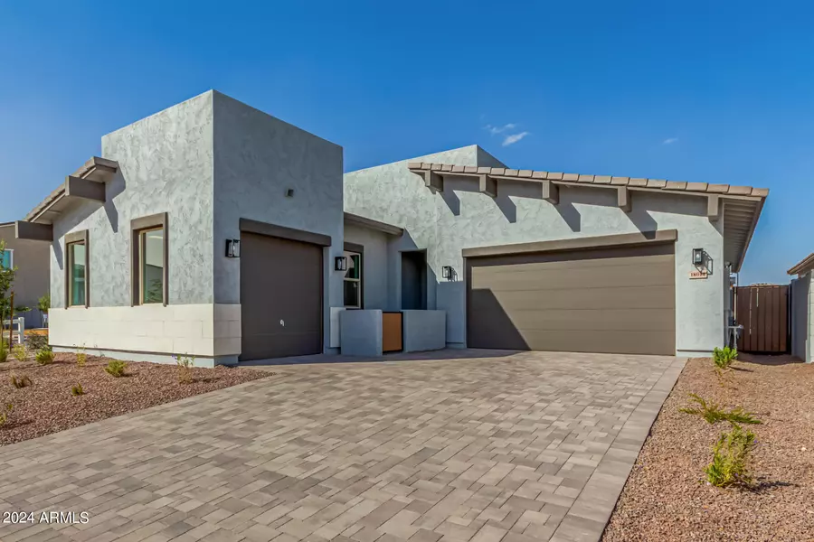 18014 W VOGEL Avenue, Goodyear, AZ 85338