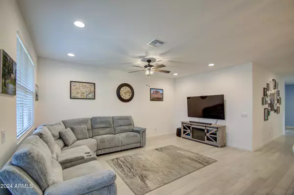 San Tan Valley, AZ 85140,4378 E CLYDESDALE Street