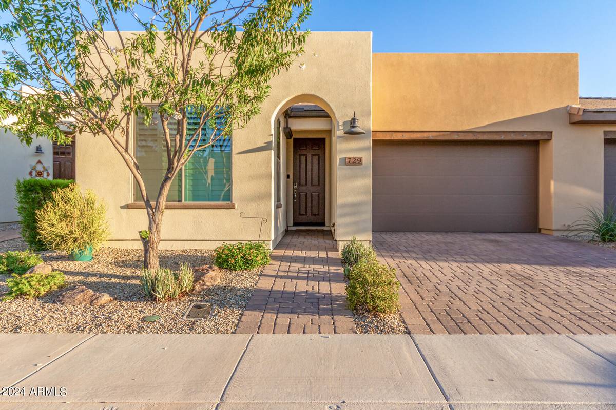 San Tan Valley, AZ 85140,729 E COBBLE STONE Drive