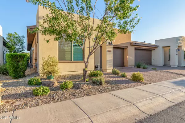 San Tan Valley, AZ 85140,729 E COBBLE STONE Drive