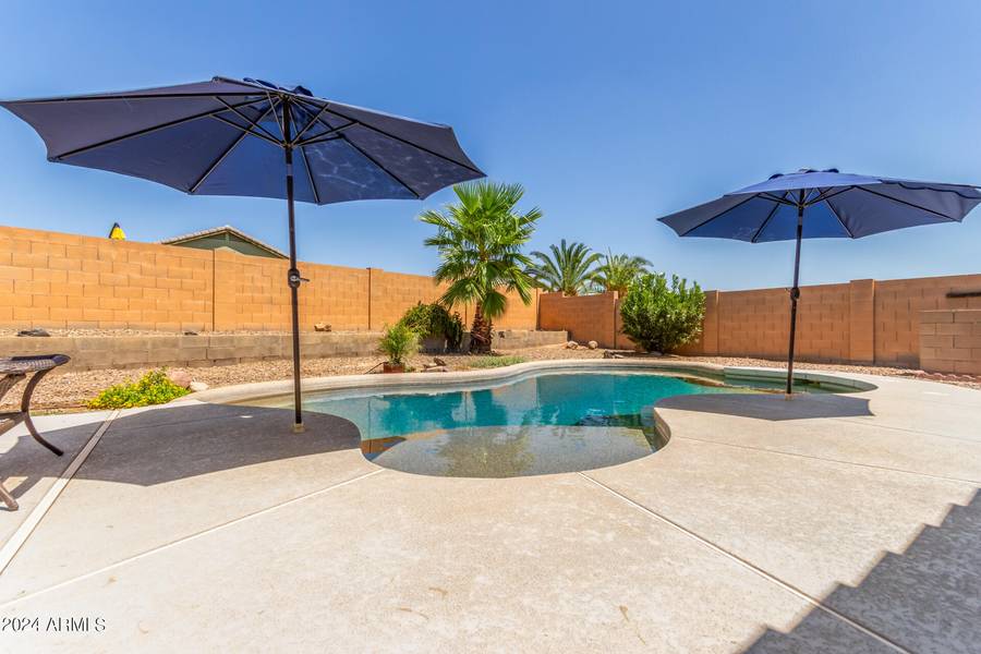 12506 W DREYFUS Drive, El Mirage, AZ 85335