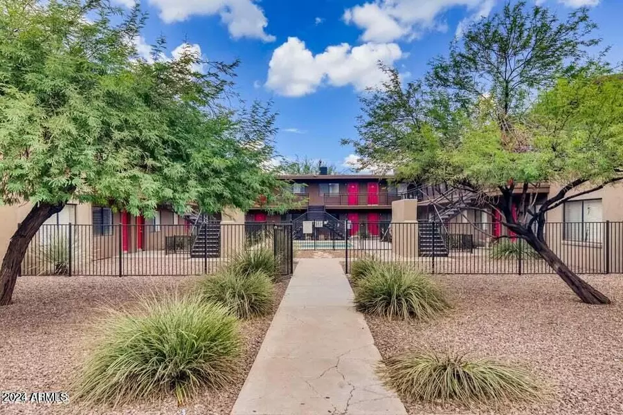 310 W EARLL Drive #207, Phoenix, AZ 85013