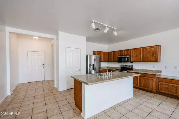 Phoenix, AZ 85043,8207 W FLORENCE Avenue