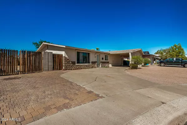 Phoenix, AZ 85053,3128 W Gelding Drive