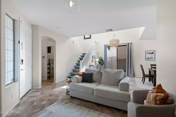 Phoenix, AZ 85048,402 E Redwood Lane