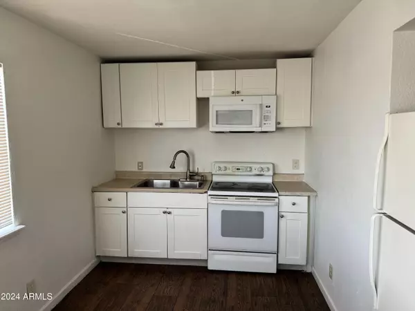 Phoenix, AZ 85021,1319 W VOGEL Avenue #3