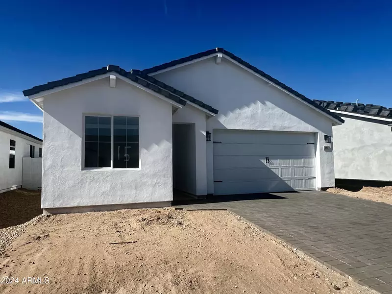 252 E LELAND Road, San Tan Valley, AZ 85140