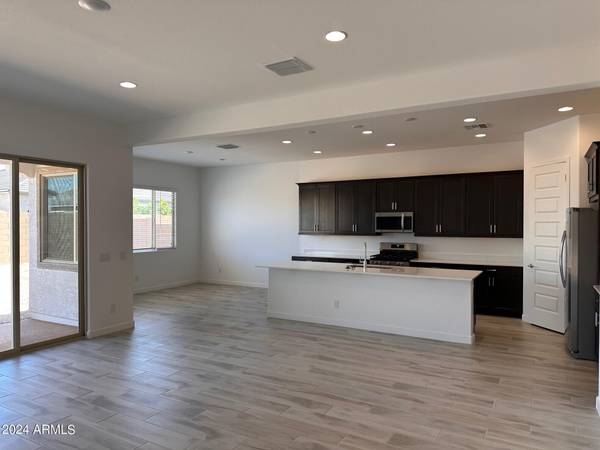 San Tan Valley, AZ 85143,3894 E TERREL Street