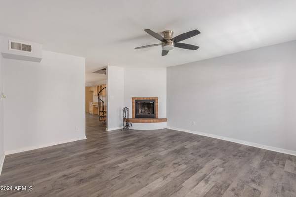 Phoenix, AZ 85020,1425 E DESERT COVE Avenue #43