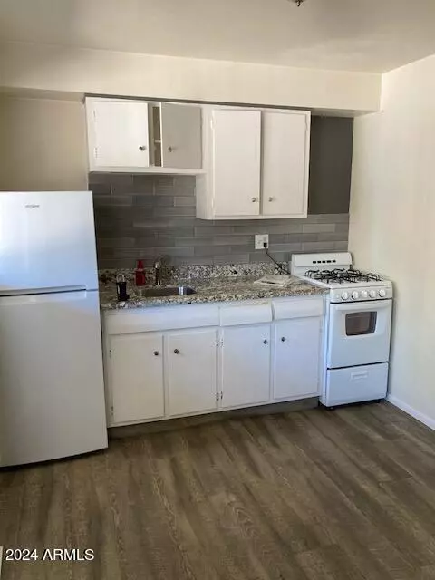 Phoenix, AZ 85013,302 W MEDLOCK Drive #3