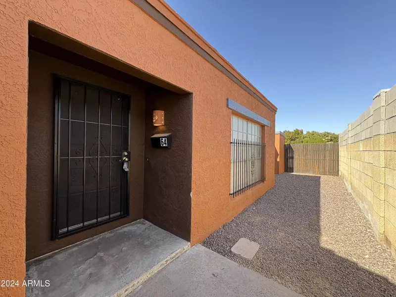 62 W BROWN Road #64, Mesa, AZ 85201