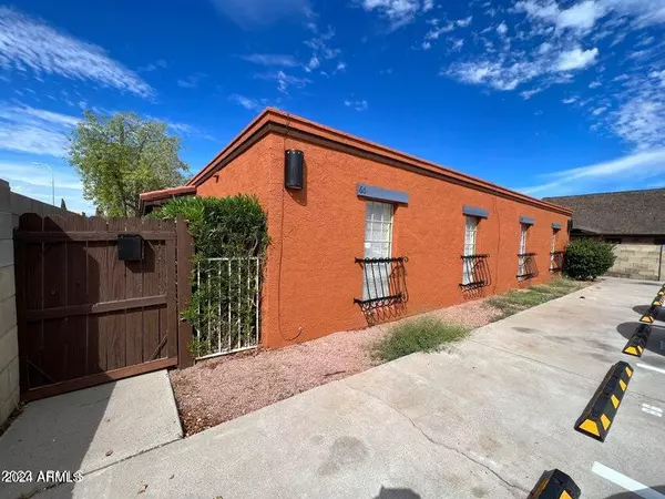 62 W BROWN Road #64, Mesa, AZ 85201