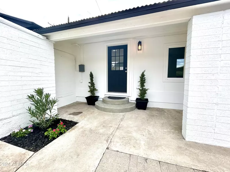 125 W LA MESA Terrace, Globe, AZ 85501