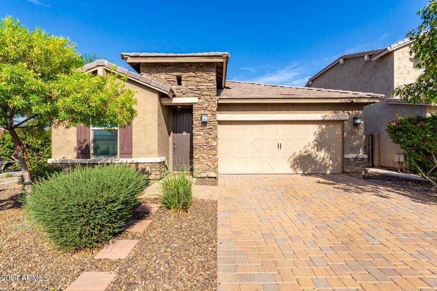 293 N CROSSCREEK Drive, Chandler, AZ 85225