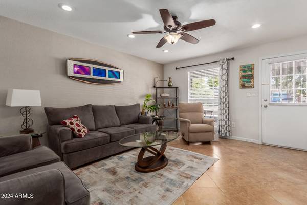 Phoenix, AZ 85027,1740 W KERRY Lane