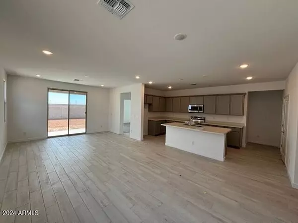 San Tan Valley, AZ 85143,7471 E SWEET HONEY Lane