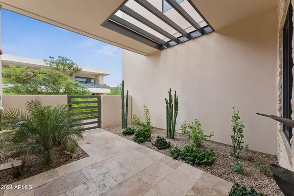 Paradise Valley, AZ 85253,5587 E EDWARD Lane