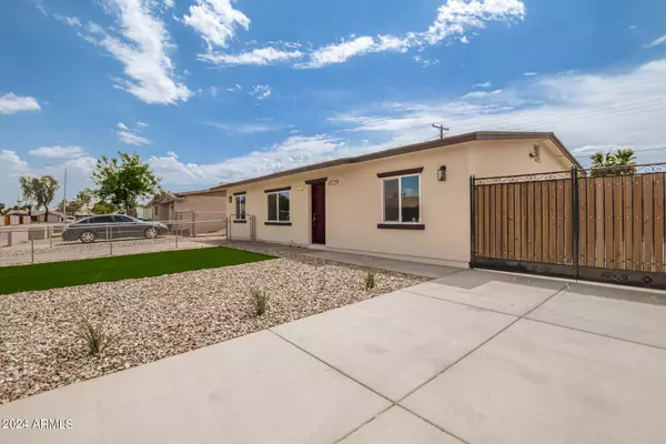 Phoenix, AZ 85033,6729 W WOLF Street