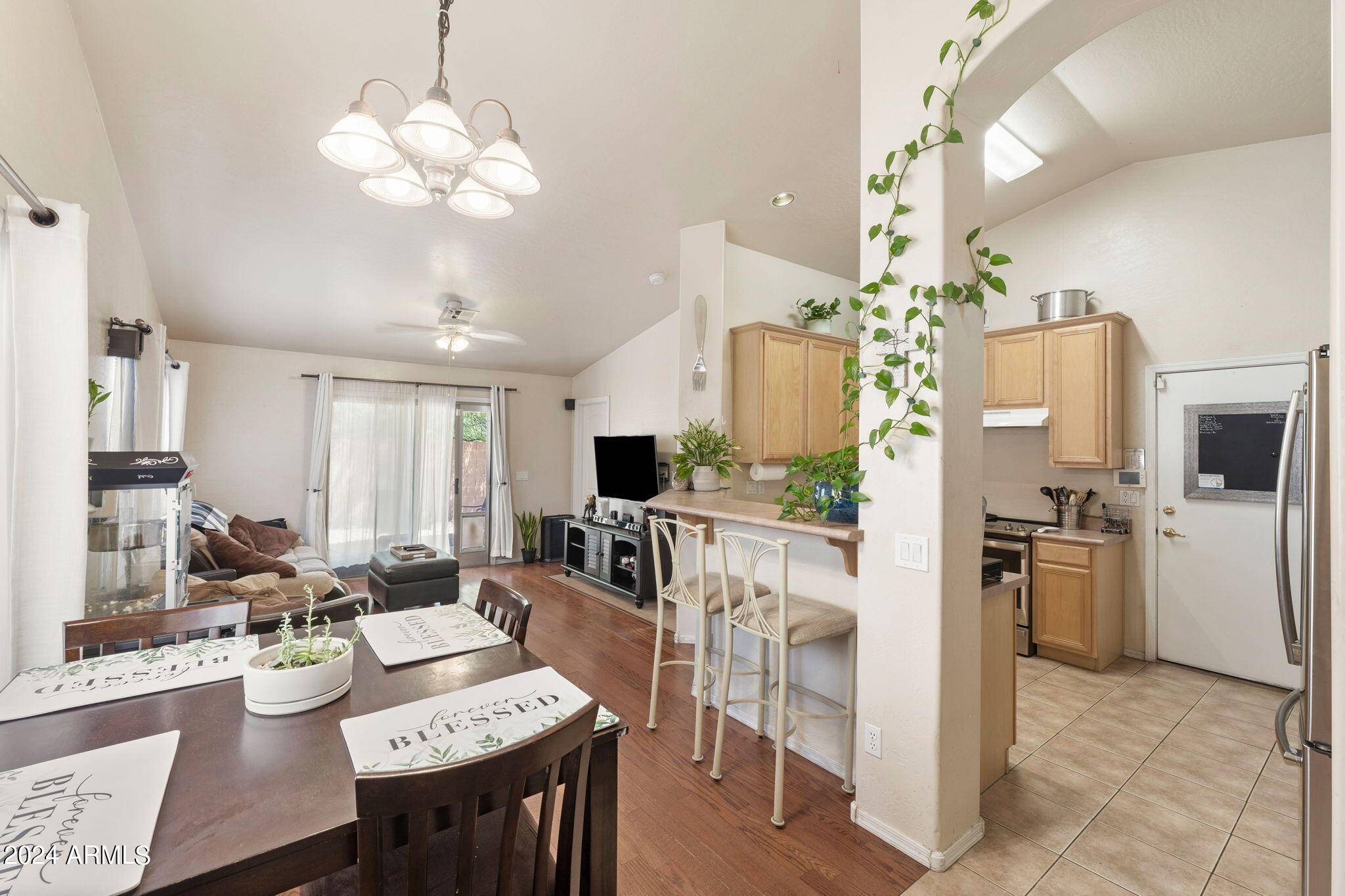 1260 S LINDSAY Road #4, Mesa, AZ 85204