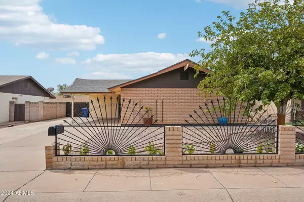 Tempe, AZ 85282,2537 E LA JOLLA Drive