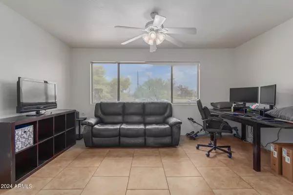 Mesa, AZ 85201,424 W BROWN Road #230