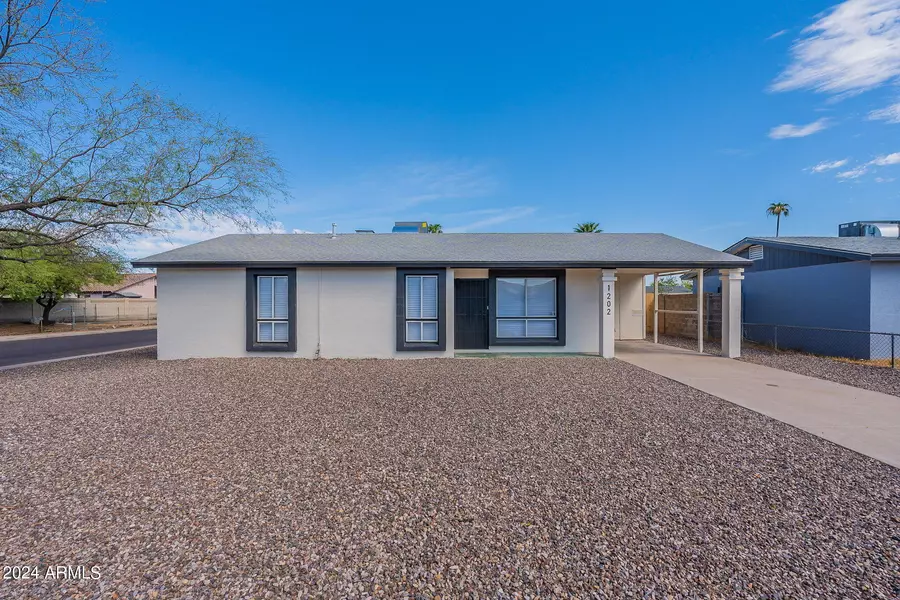 1202 E WAYLAND Drive, Phoenix, AZ 85040