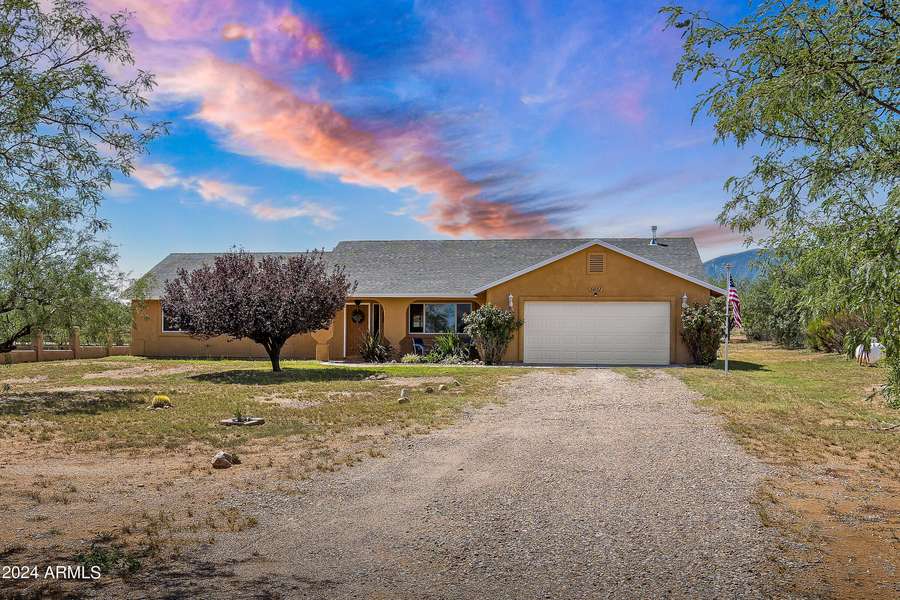 5651 E BRAMWELL Road, Hereford, AZ 85615