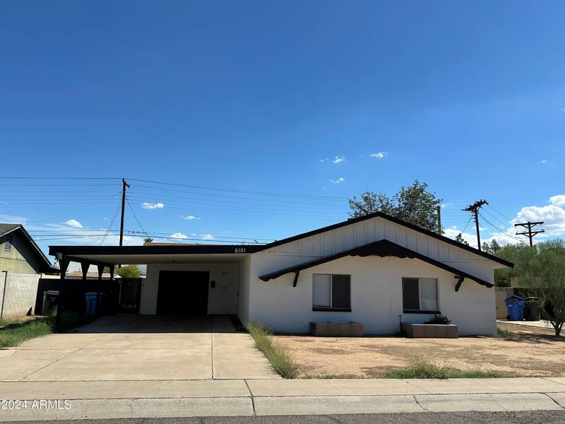 6101 W PINCHOT Avenue, Phoenix, AZ 85033