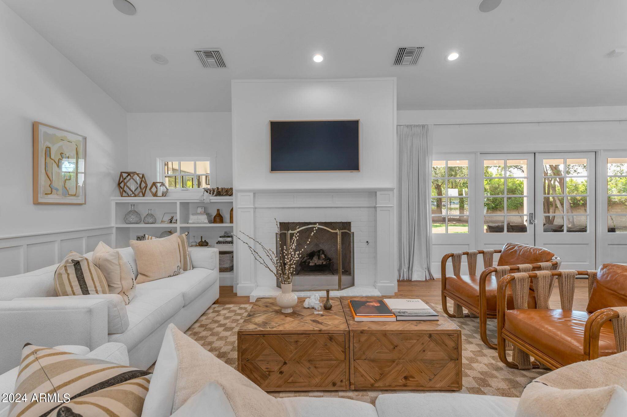 Phoenix, AZ 85018,4735 E CALLE DEL MEDIO --