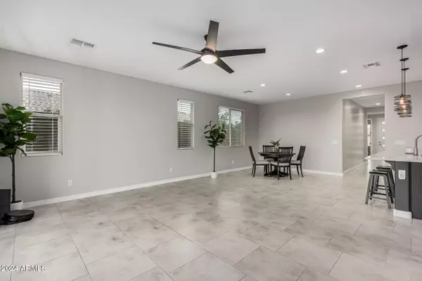 Litchfield Park, AZ 85340,19635 W TURNEY Avenue