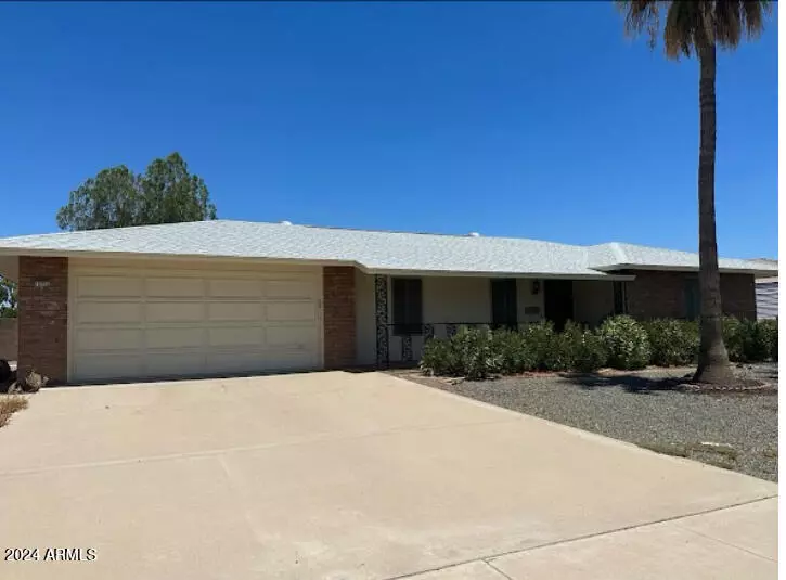 10726 W BROOKSIDE Drive, Sun City, AZ 85351