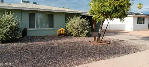 6130 E AKRON Street, Mesa, AZ 85205