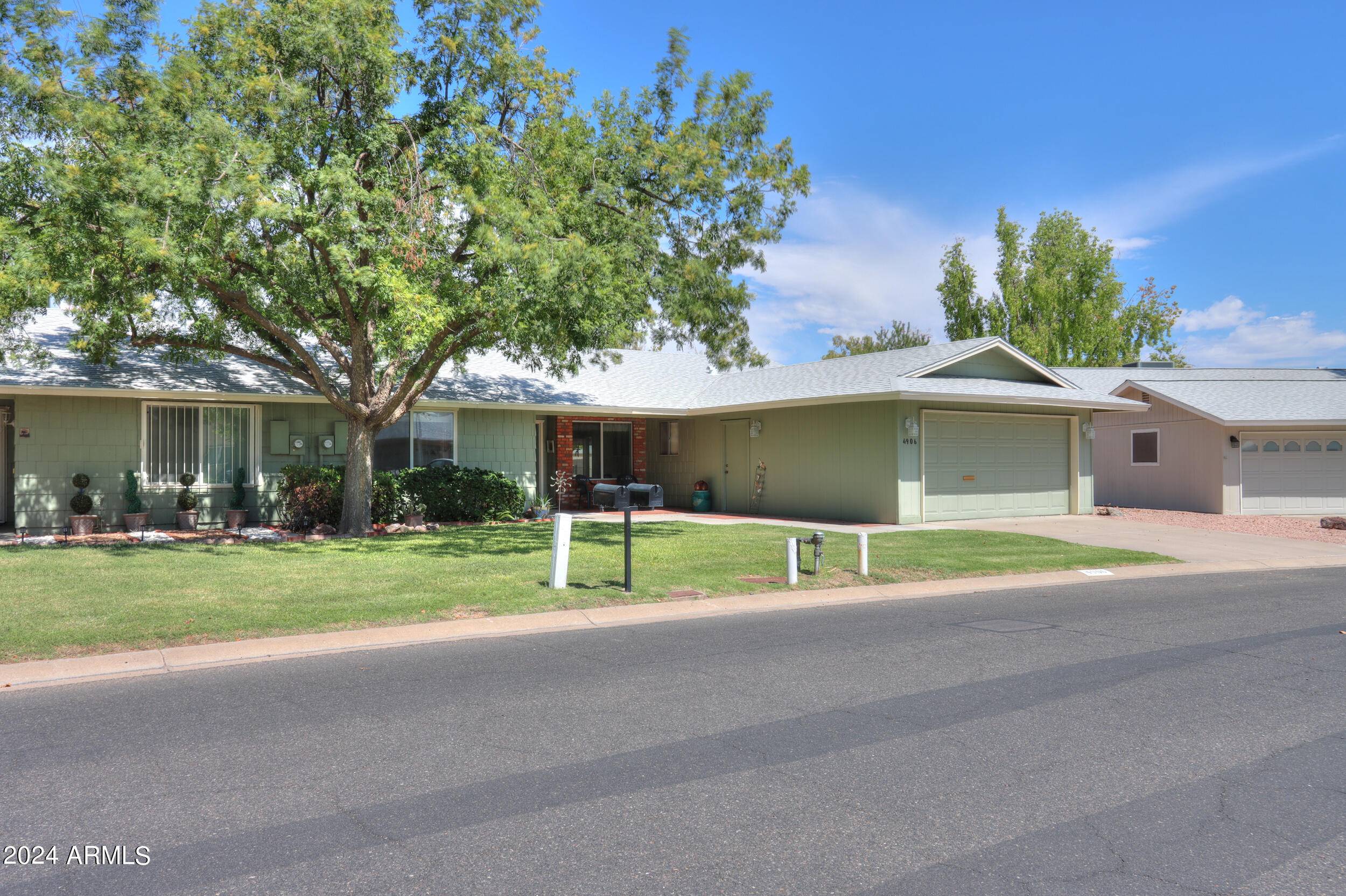 Phoenix, AZ 85044,4906 E LAKE POINT Circle