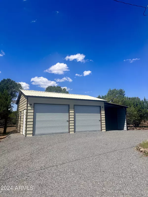 Vernon, AZ 85940,34 ACR 3187 --