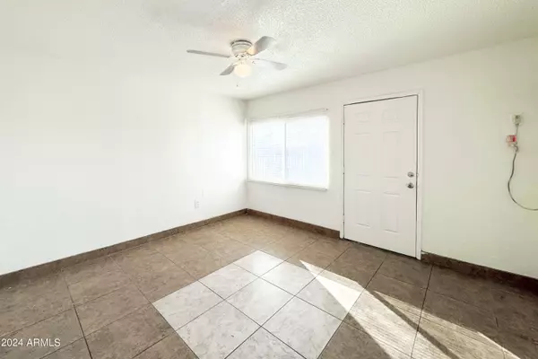 Phoenix, AZ 85009,3601 W MELVIN Street #10