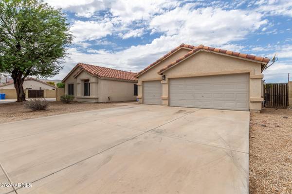 Phoenix, AZ 85042,7016 S 16TH Way