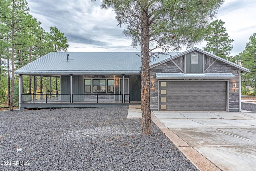 570 S Mountain Pines Avenue, Show Low, AZ 85901